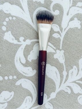 BK BEAUTY 109 MINI CONTOURED FOUNDATION